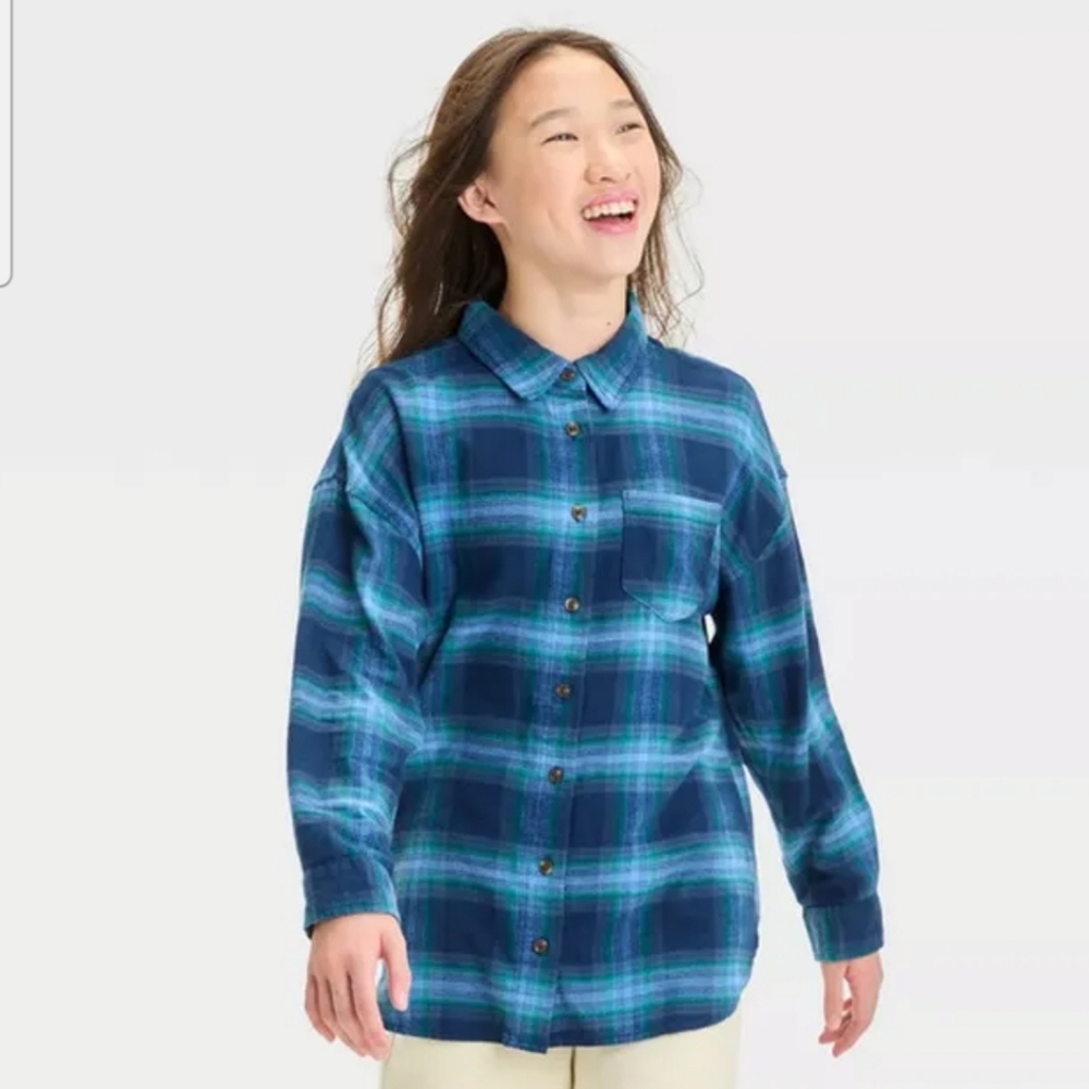 Girls' Long Sleeve Blue Plaid Oversized Flannel Shirt - art class Blue M
